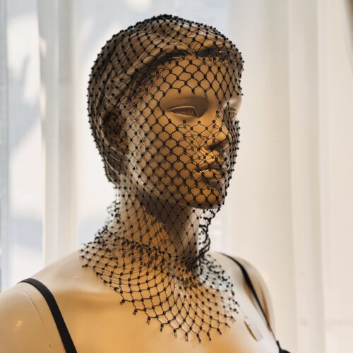 Mesh head face net with diamonds