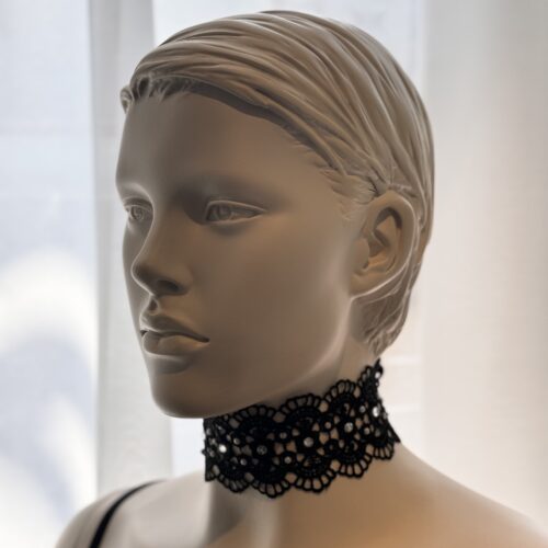 choker gehaakt met parels en diamanten