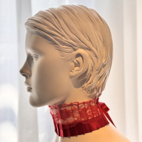 Choker red lace